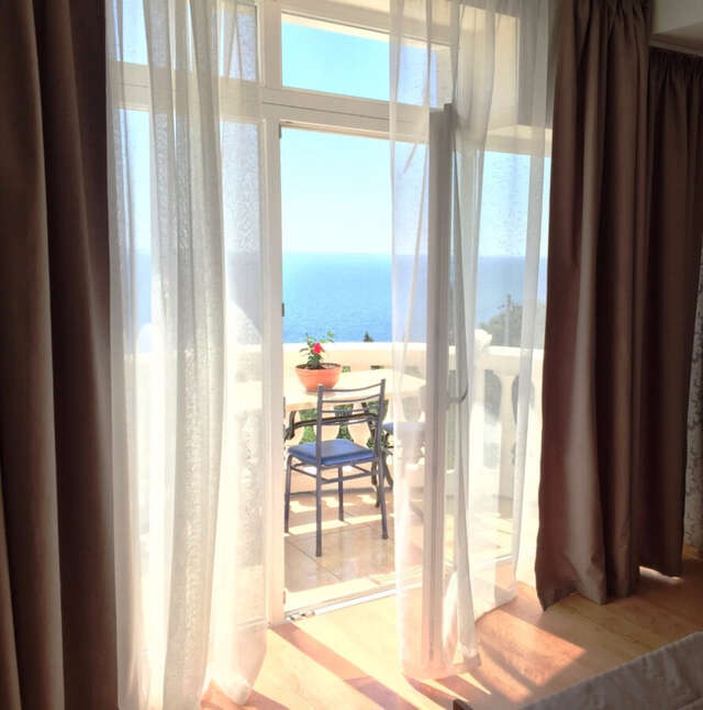 Гостевой дом Форест Алупка-202