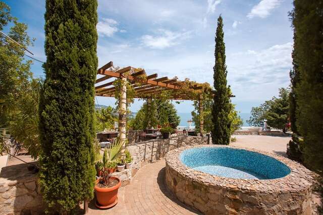 Гостевой дом Форест Алупка-17