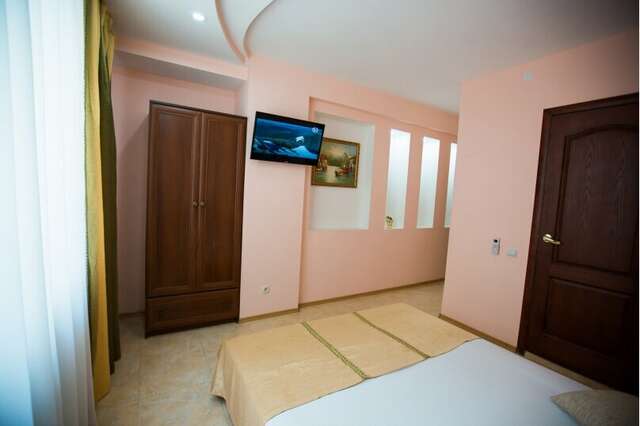 Гостевой дом Форест Алупка-73